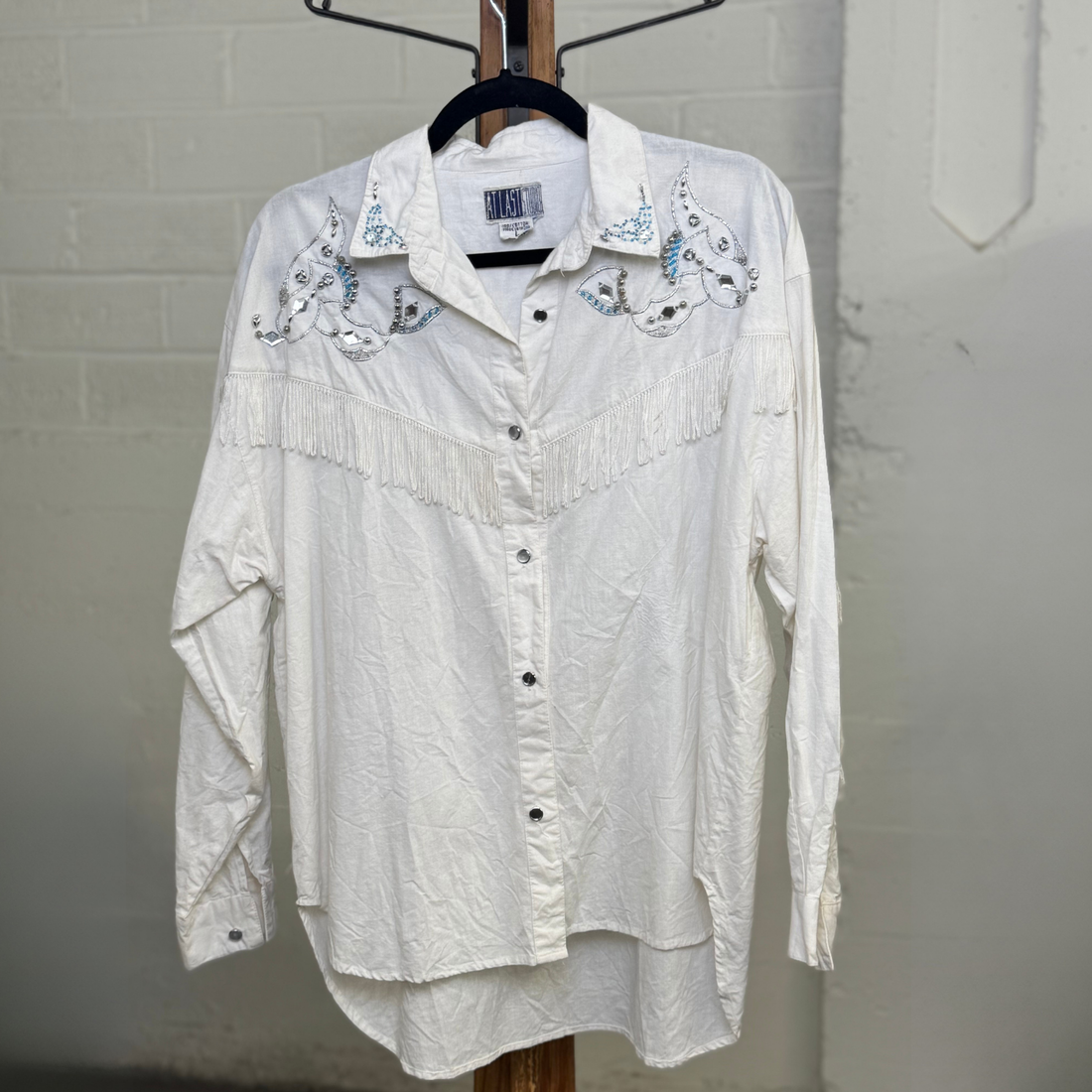Vintage 1980s At Last White Western Fringe Shirt with Rhinestone Embellishments – 100% Cotton, Women&