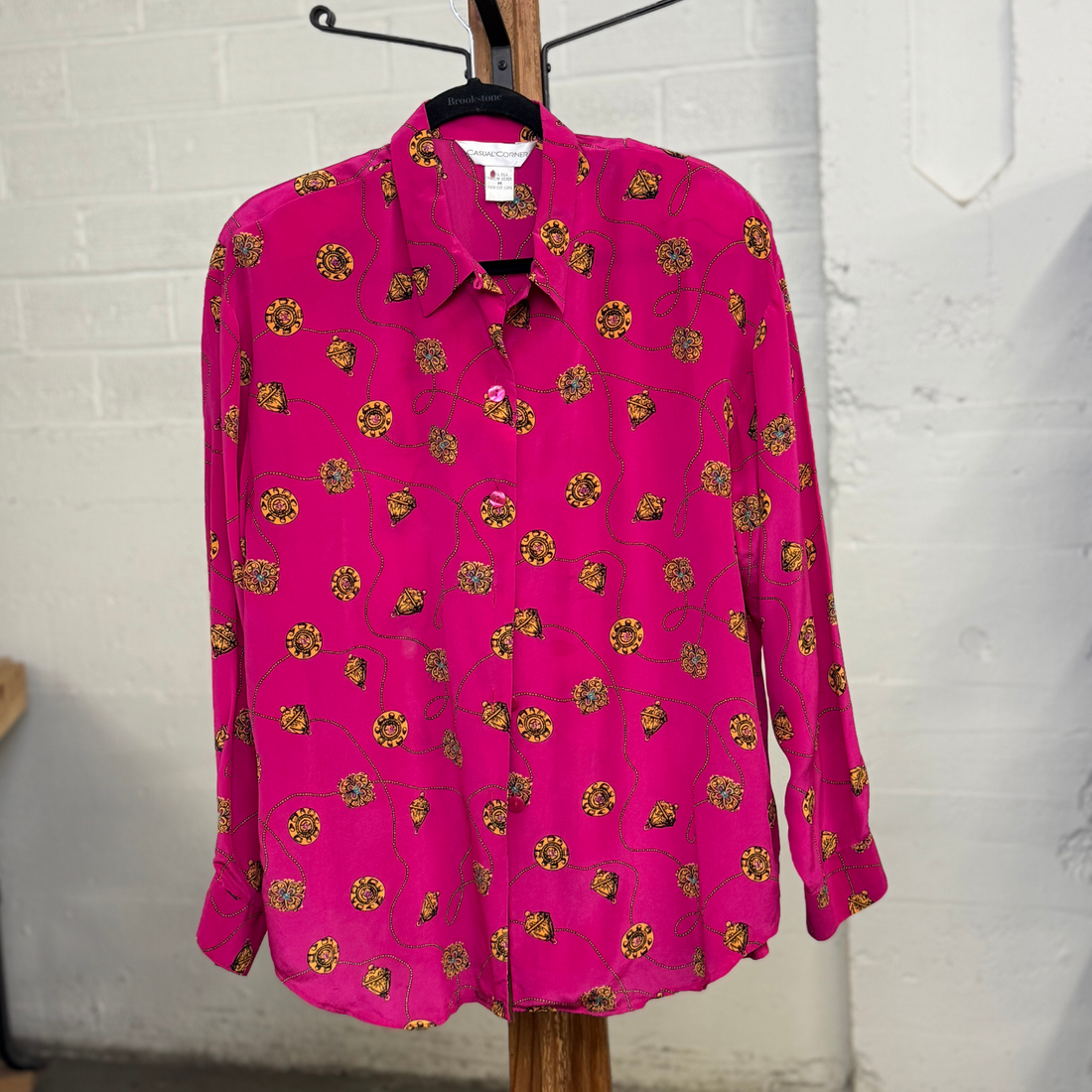 Vintage 1980s Casual Corner Hot Pink 100% Silk Blouse – Bold Chain Print