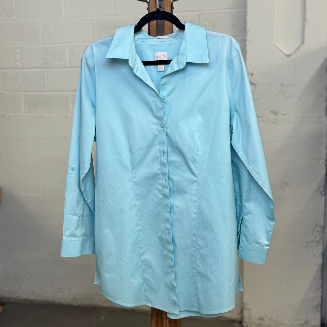 Vintage 2000s 100% Cotton Chico’s Aqua Blue Long Button Down Shirt