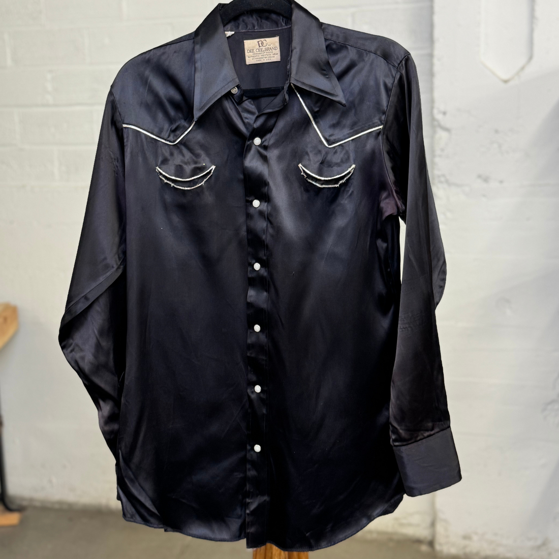 Vintage Dee Cee Brand Black Satin Western Shirt – Pearl Snaps & Piped Pockets