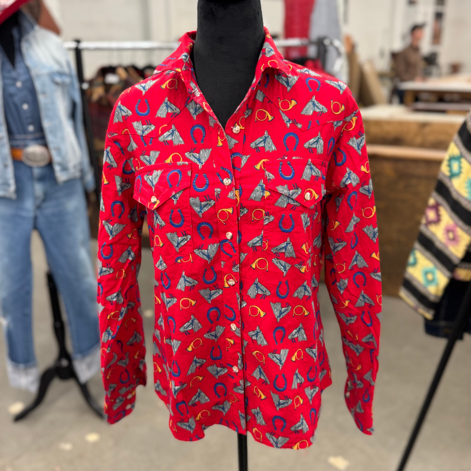Vintage Vintage Circle T Red Western Shirt – Horse Heads & Horseshoes – Made in USA – 100% Cotton