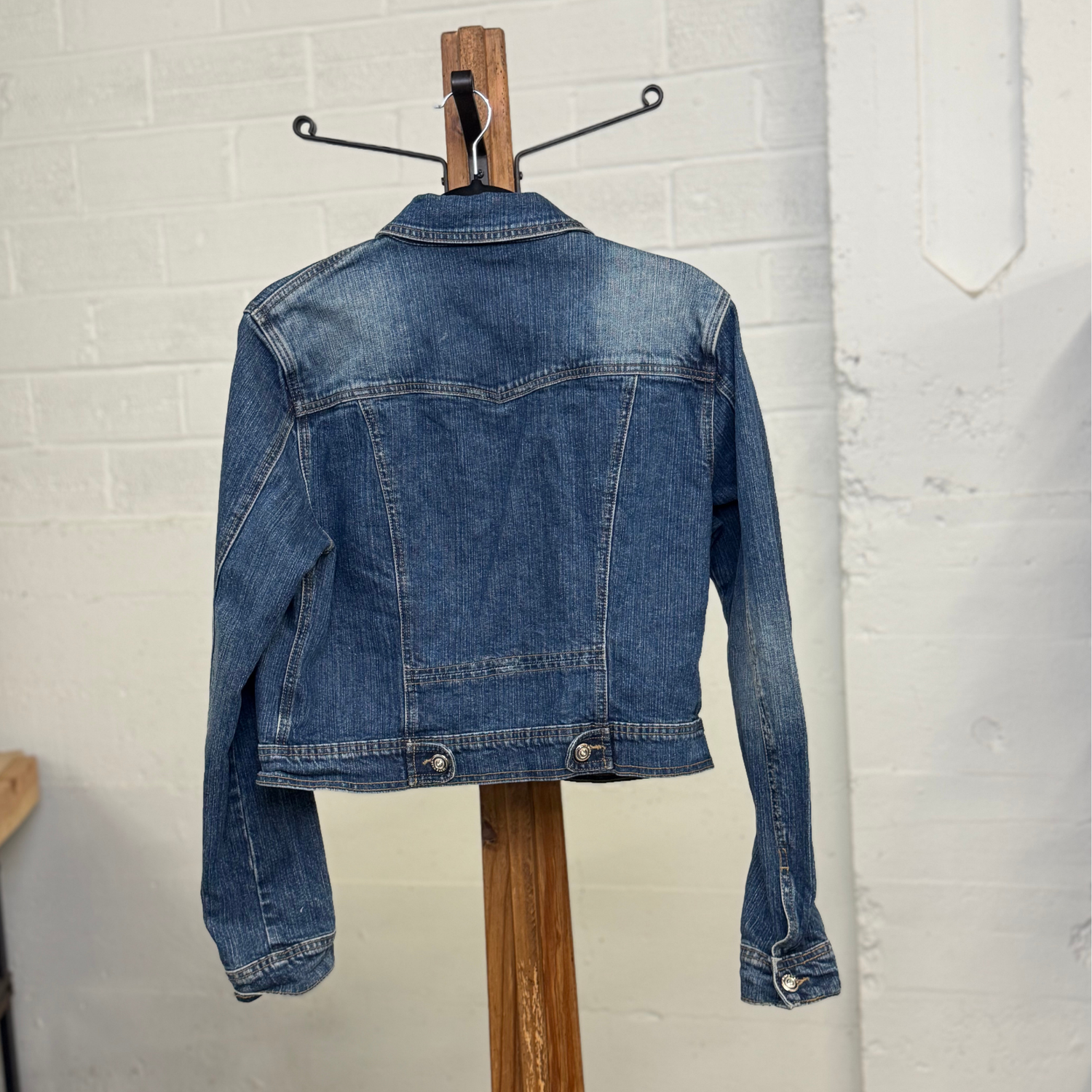 Y2K Going Up Embroidered Denim Jacket – Fitted Stretch Style with Pink Floral Patches, Size XL