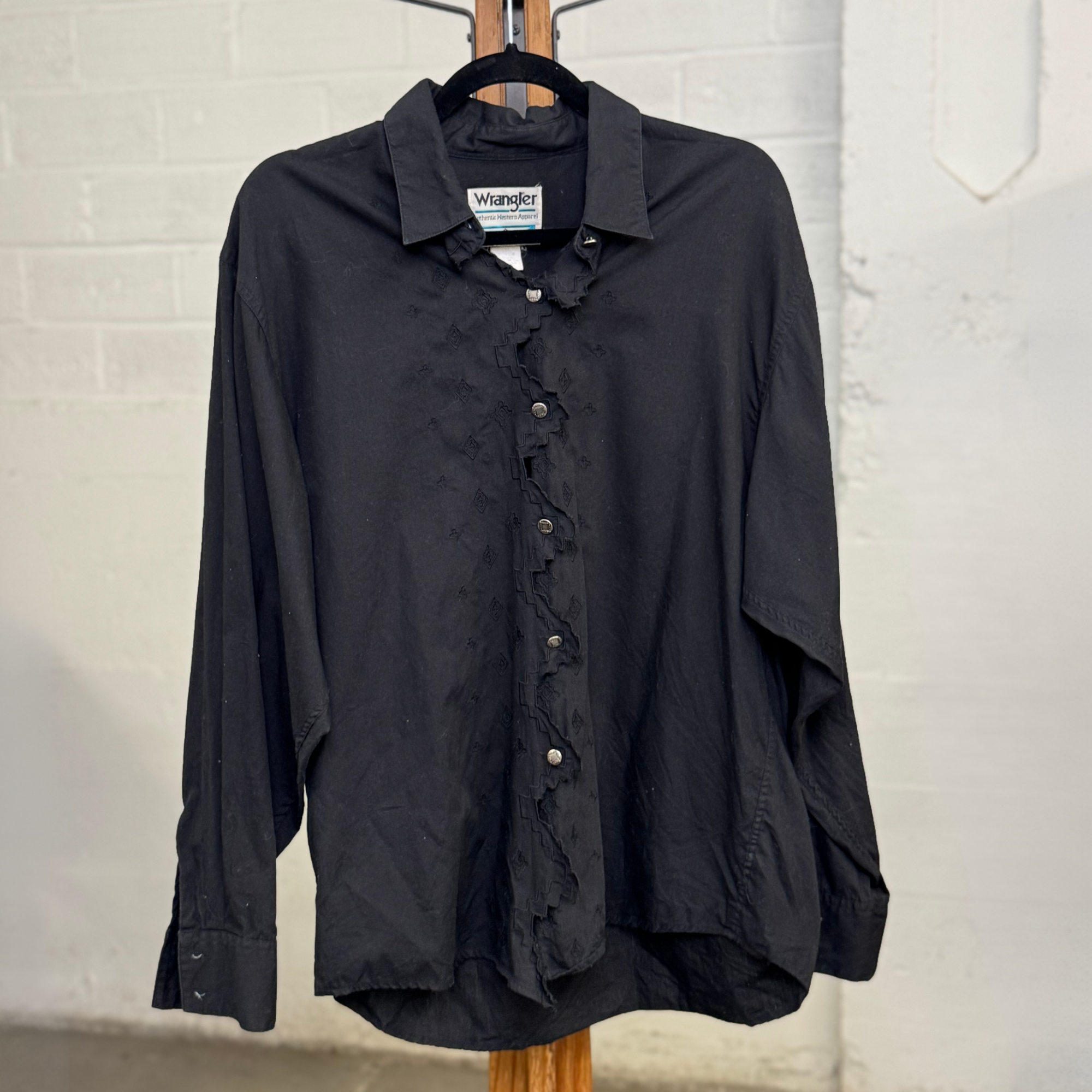 Vintage 90s Wrangler Black Ruffle Western Shirt 23 Plus Vintage 90s Wrangler Black Ruffle Western Shirt 23 Plus