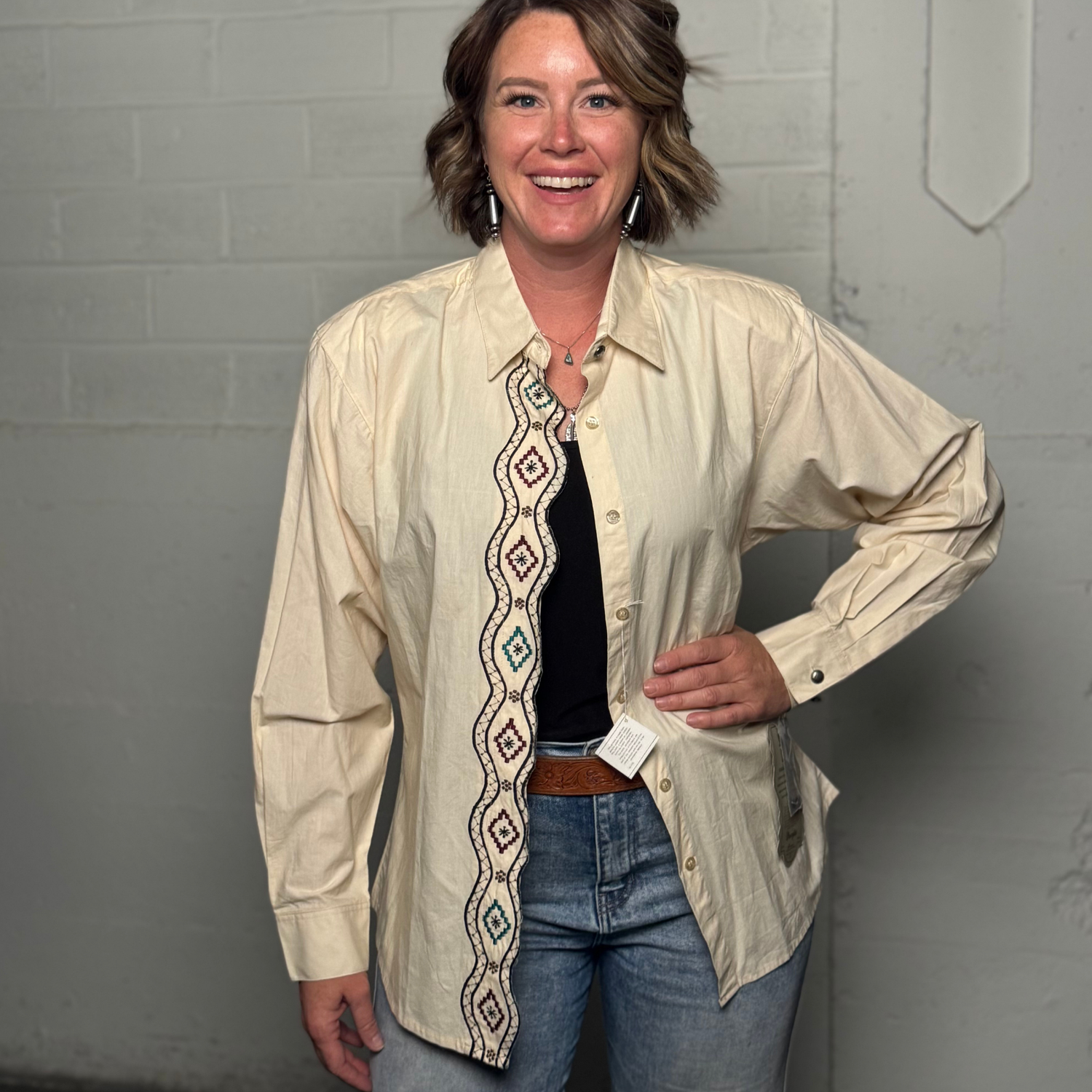 Vintage 1990s Wrangler 100% Cotton, Silver Lake Cream Western Shirt with Southwestern Trim – Size L