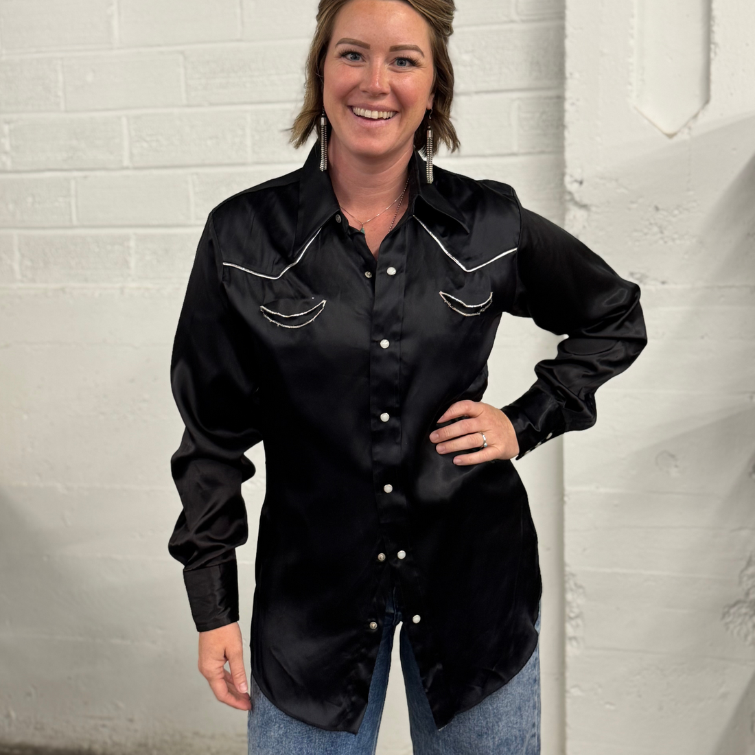 Vintage Dee Cee Brand Black Satin Western Shirt – Pearl Snaps & Piped Pockets